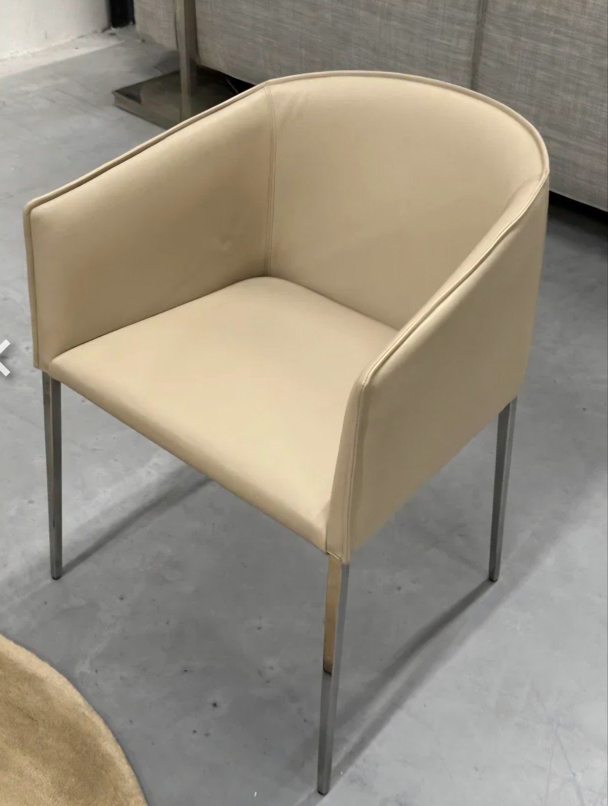 Chaises Jori Tulip, Enlèvement