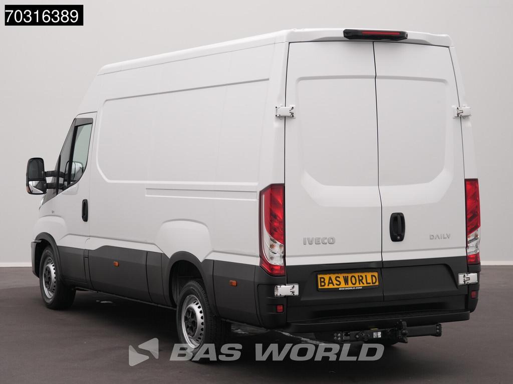 Iveco Daily 35S18 3.0L Automaat 180PK L2H2 3,5t Trekhaak LED, Auto's, Bestelwagens en Lichte vracht, Automaat, Stof, Gebruikt