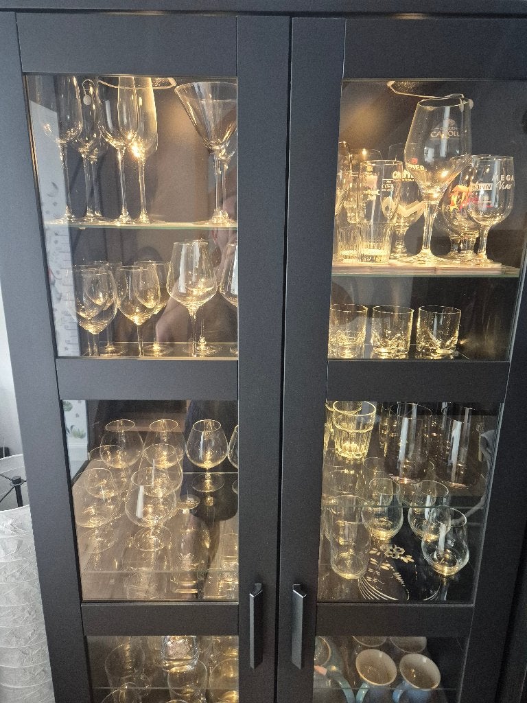 Vitrinekast BRIMNES, Huis en Inrichting, Kasten | Vitrinekasten, Ophalen, Met lade(s), Overige houtsoorten, 50 tot 100 cm