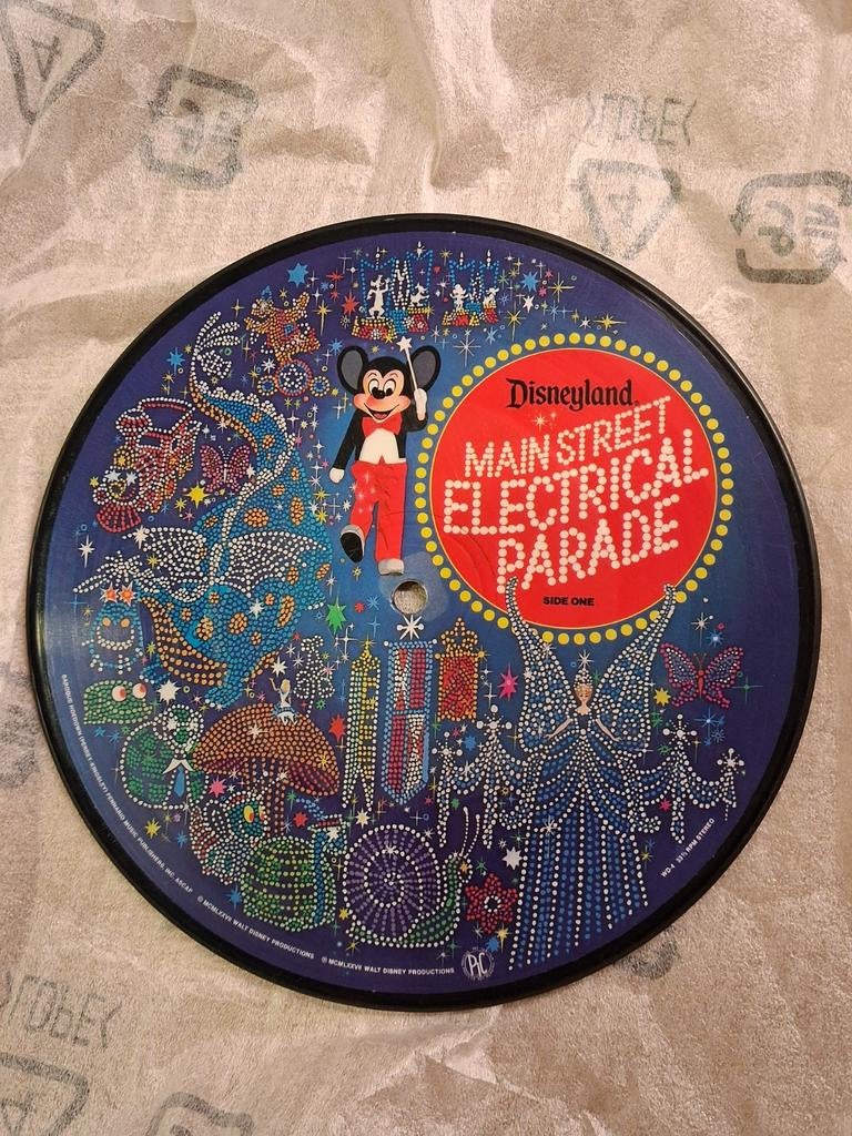 Défilé électrique Vintage de Disney's Main Street de 1977, CD & DVD, Envoi