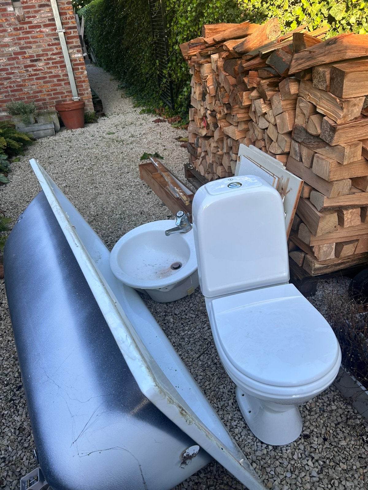 Bad lavabo toilet gratis, Ophalen, Zo goed als nieuw