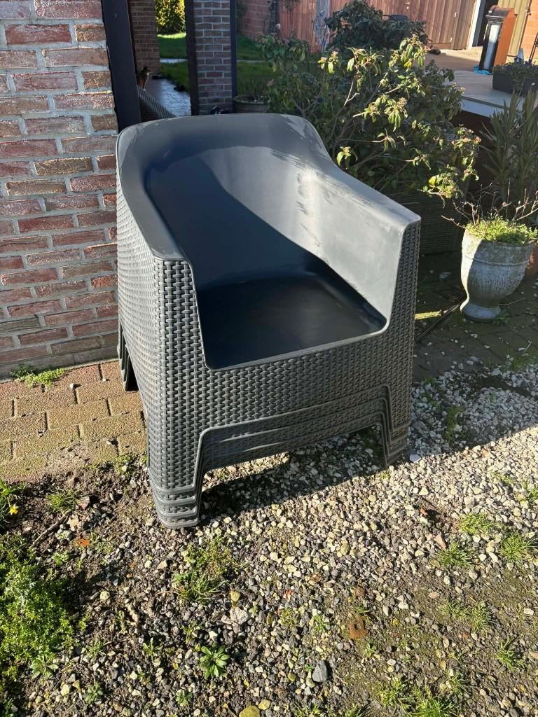 4 plastic tuinzetels, Ophalen, 4 zitplaatsen, Kunststof, Zo goed als nieuw