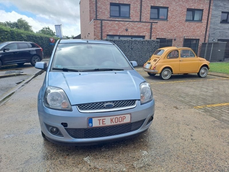 Ford Fiesta 1.2 benz van 2007 Euro 4 gekeurd voor verkoop, Auto's, Ford, Voorwielaandrijving, Stof, 4 cilinders, Blauw