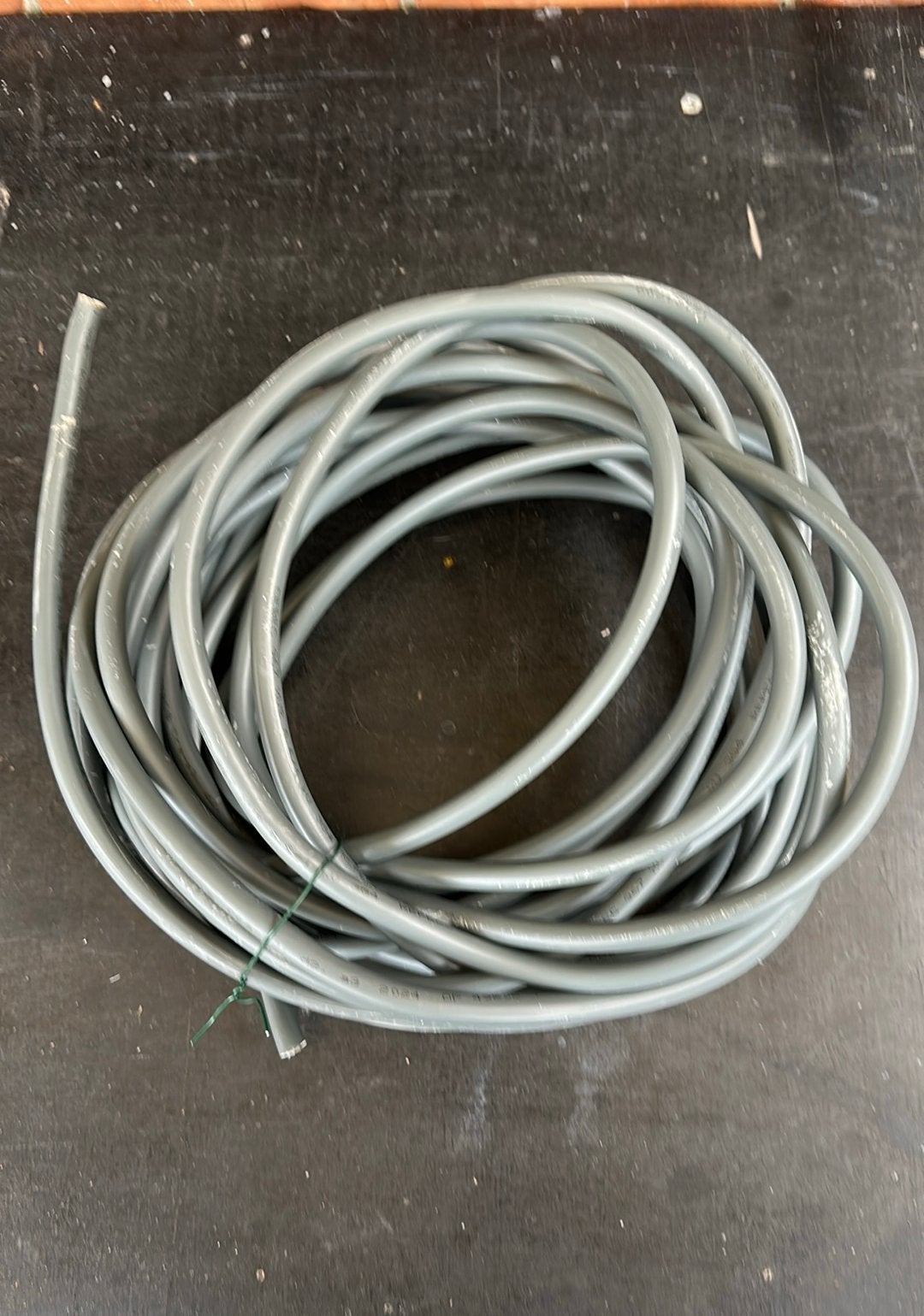 Câble électrique XVB 3G4 — Rôle d'environ 12 mètres, Bricolage & Construction, Électricité & Câbles, Enlèvement ou Envoi, Comme neuf