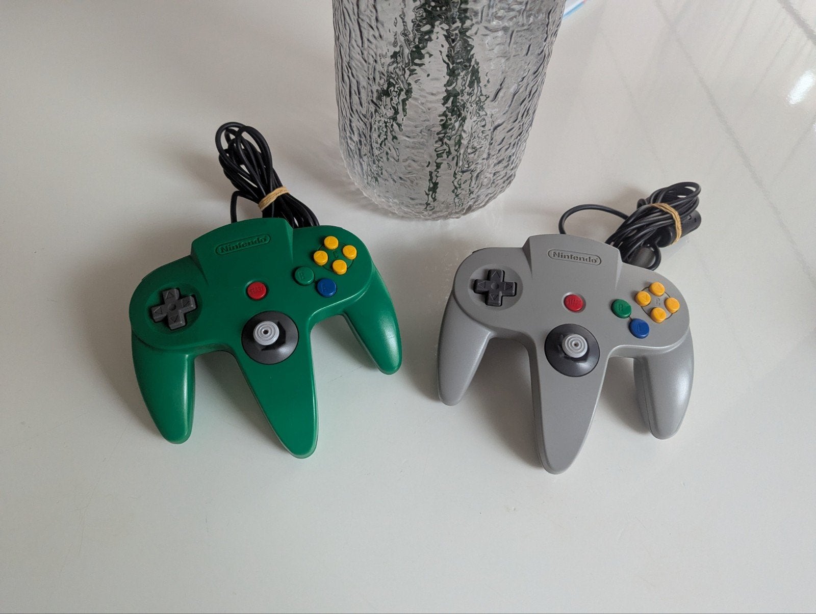 lot de 2 manettes Nintendo 64, Consoles de jeu & Jeux vidéo, Enlèvement