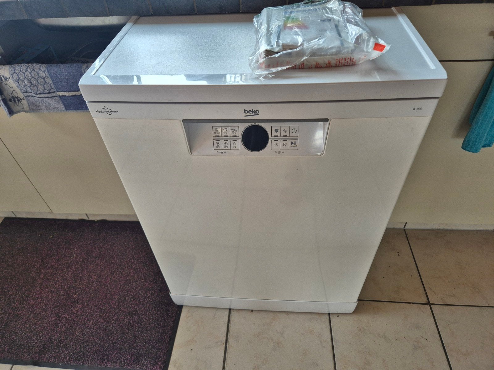 Vaatwas BEKO met instelbare timer voor start, Elektronische apparatuur, Vaatwasmachines, Ophalen