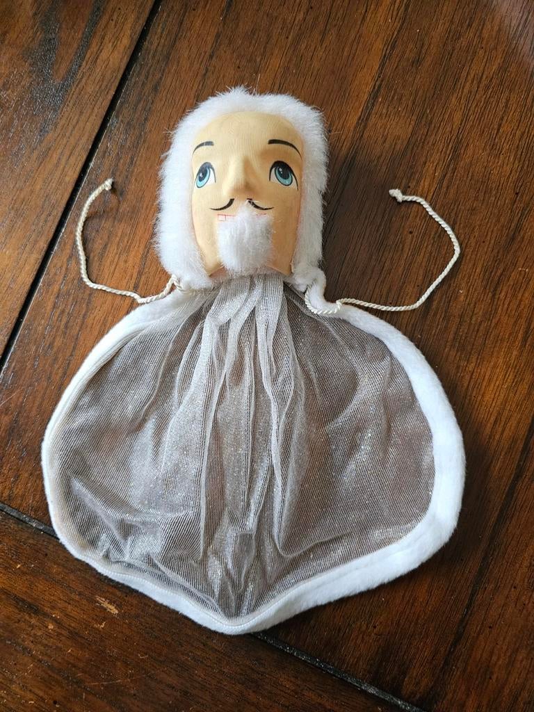 Barbie - Masque dans casse noisette, Enfants & Bébés, Jouets | Poupées, Enlèvement ou Envoi