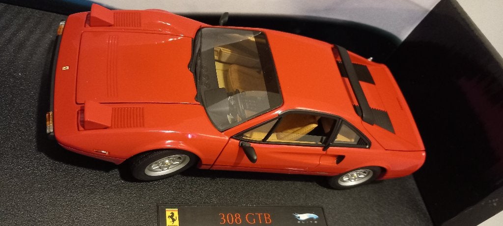1/18 Ferrari 308 GTB Quattrovalvole 1982 Hotwheels Elite, Enlèvement ou Envoi, Comme neuf, Voiture, Hot Wheels