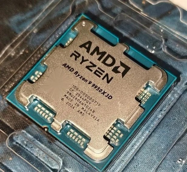 amd ryzen 9 9950X3D AM5 OEM, Computers en Software, Ophalen of Verzenden, Zo goed als nieuw, AMD Ryzen 9, 16-core
