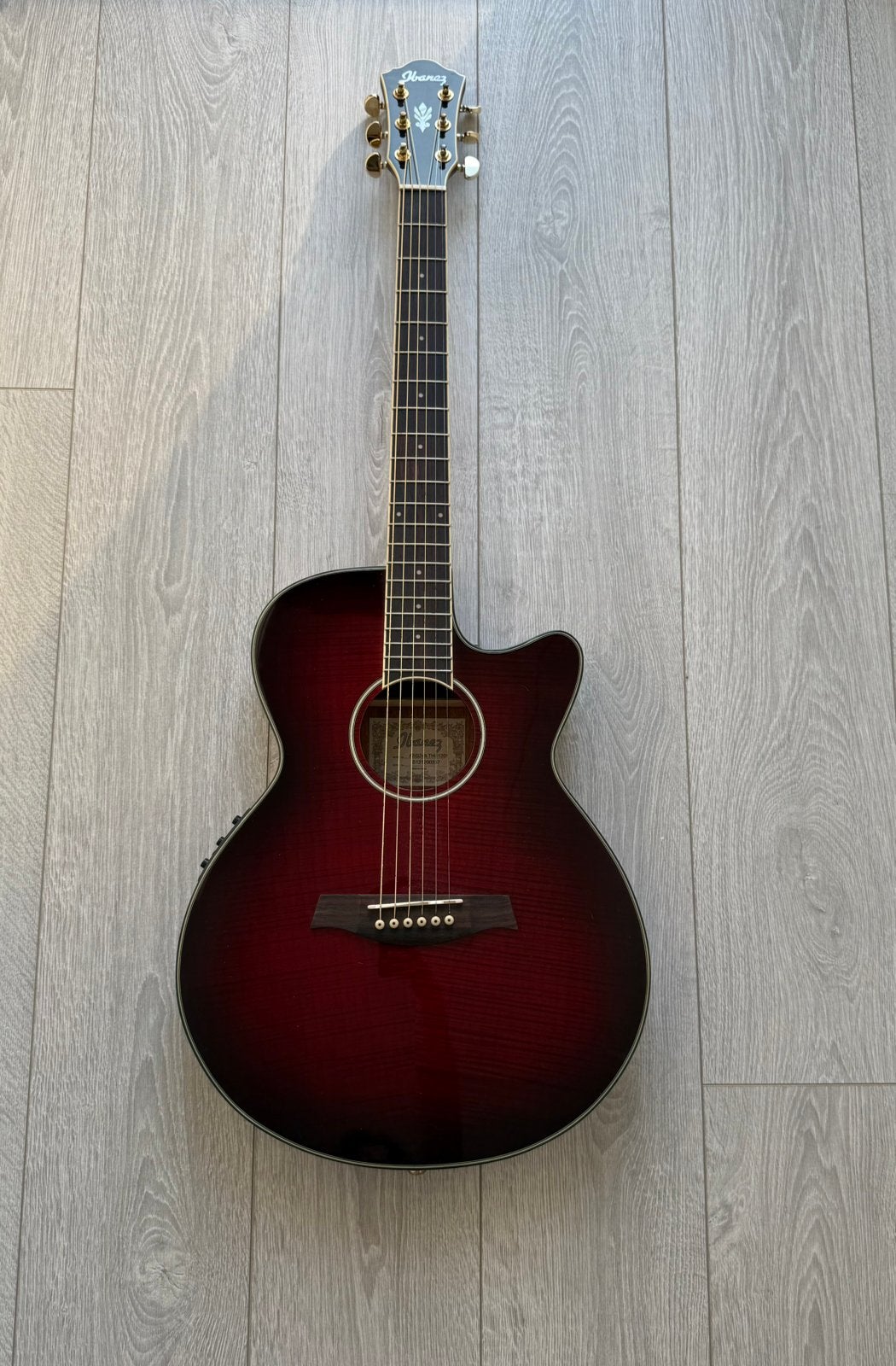 Guitare + étui pour guitare + support pour guitare, Musique & Instruments, Enlèvement ou Envoi, Comme neuf