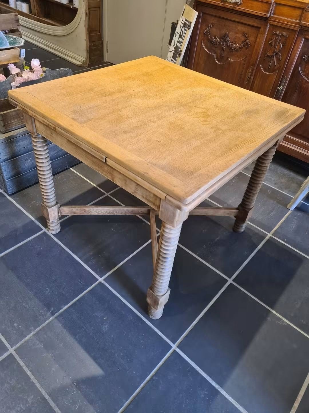 speciale vierkante tafel, Enlèvement
