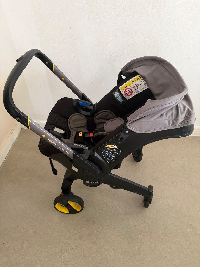 Doona buggy 200€, Kinderen en Baby's, Buggy's, Ophalen, Gebruikt, Overige merken, Regenhoes