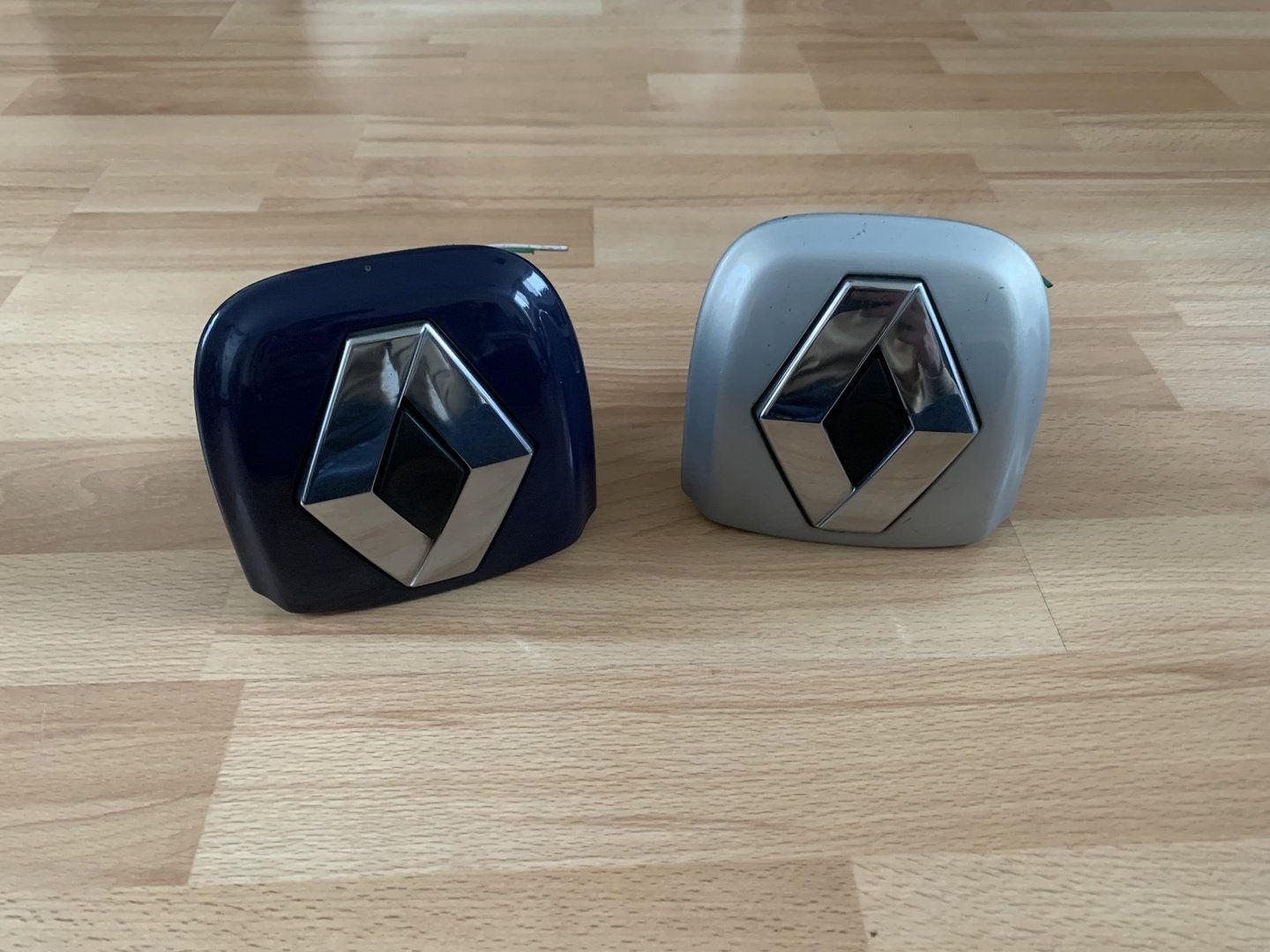 renault clio II 1998 tot 2005 achterklep slot handgreep logo, Renault, -, Utilisé, -