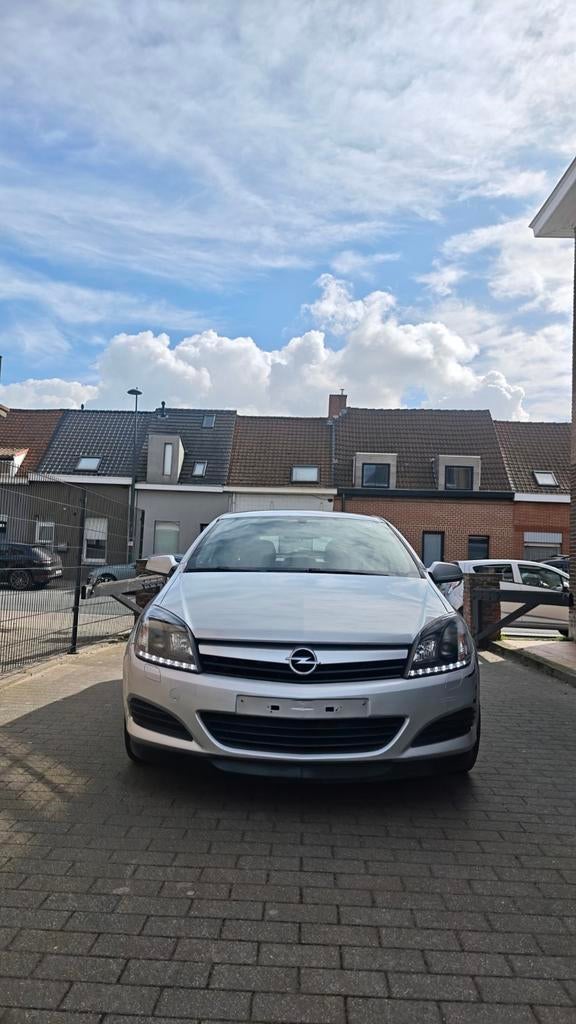 Opel Astra GTC 2.0 Sport Benzine 170pk 133dkm Airco Cruise C, Auto's, Bedrijf, USB, Astra, Te koop