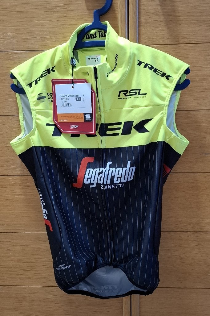 Koerskledij wielerkledij nieuwe windstopper Trek maat XS., Vélos & Vélomoteurs, Vêtements d'extérieur, Femmes, Enlèvement ou Envoi