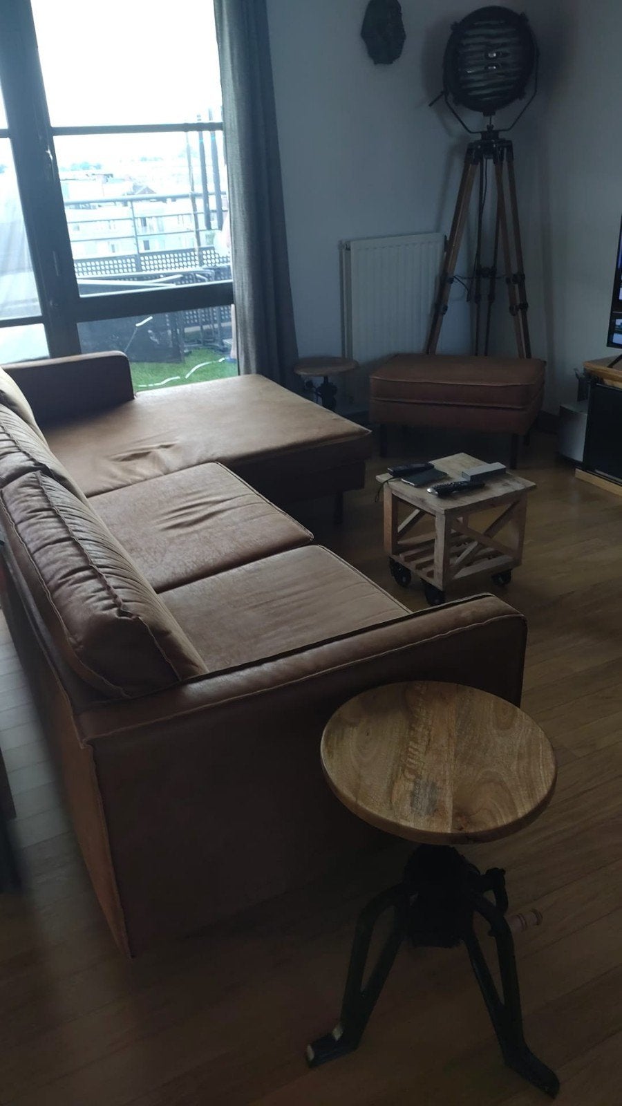 Canapé en cuir écologique avec pouf, style industriel, Maison & Meubles, Canapés | Coins salons complets, Enlèvement, Utilisé