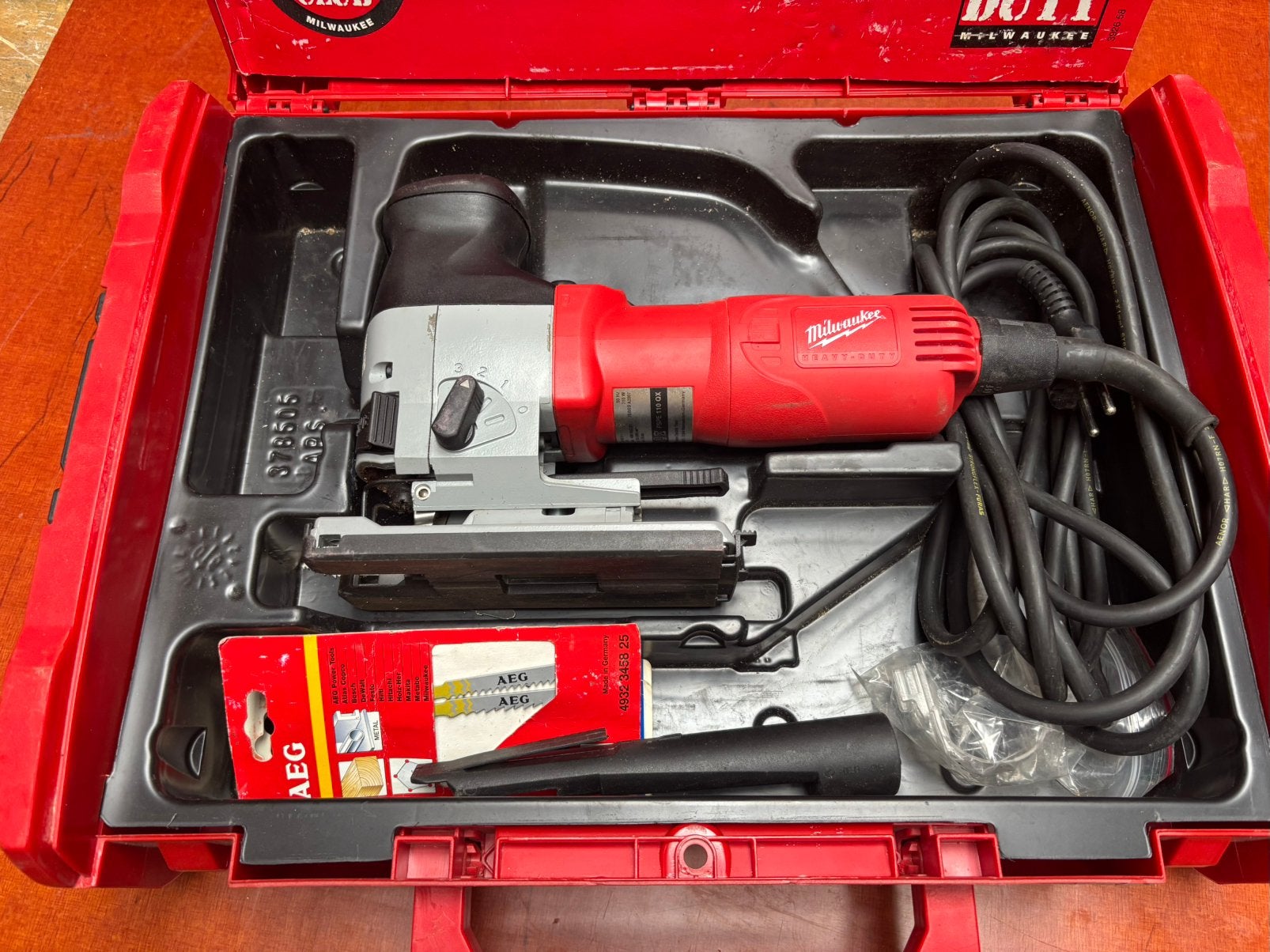 Milwaukee FSPE 110 QX decoupeerzaag 710W + koffer, Ophalen, Zo goed als nieuw, Decoupeerzaag