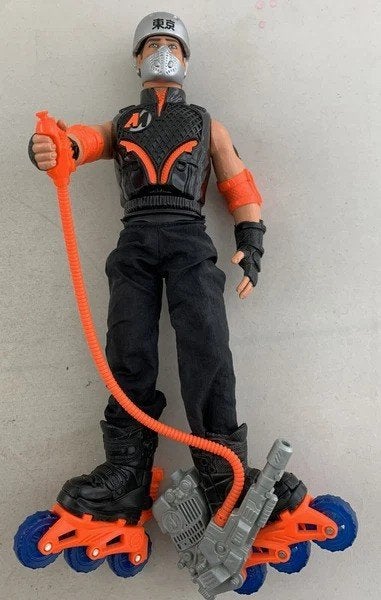 Action Man Street Roller inline skater figuur pop Hasbro, Verzamelen, Poppetjes en Figuurtjes, Zo goed als nieuw, Verzenden