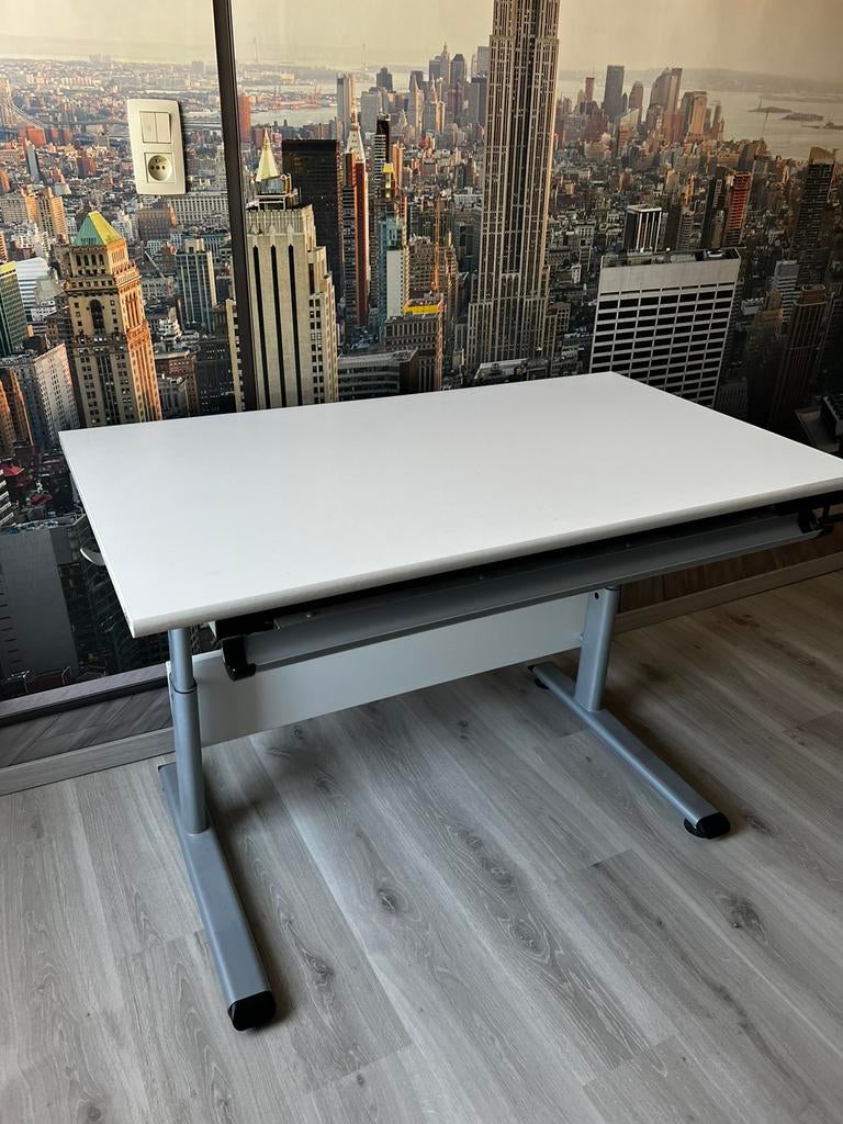 Bureau enfant évolutif réglable en hauteur, Ophalen, In hoogte verstelbaar, Zo goed als nieuw, Kinderbureau