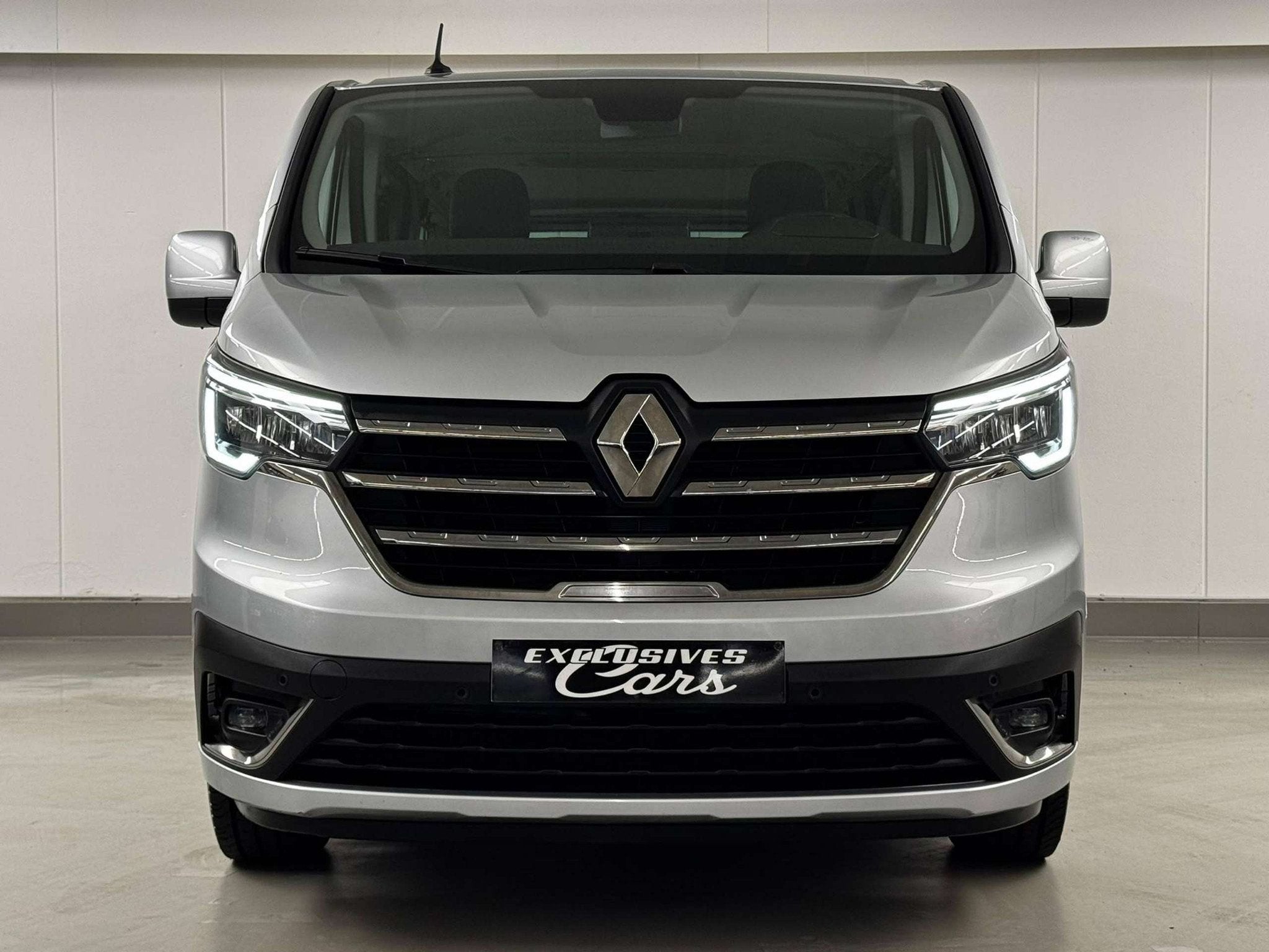 Renault Trafic 2.0 DCI 150CV LONG CHASSIS 8 PLACES AUTO CAME, Automaat, Stof, Gebruikt, 4 cilinders