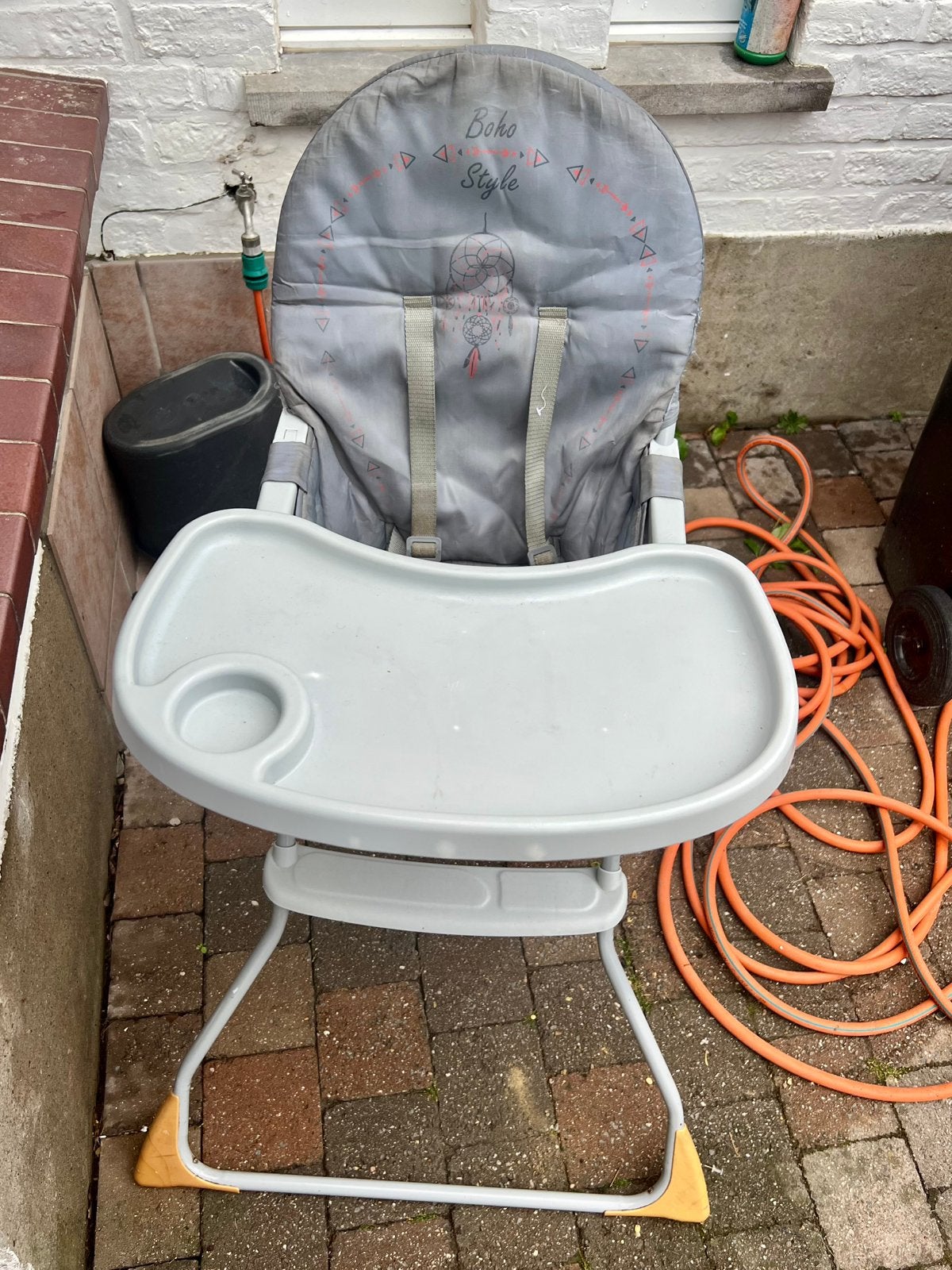 Chaise bébé gratuite, chaise de salle à manger gratuite, Enfants & Bébés, Enlèvement, Utilisé, Plateau amovible