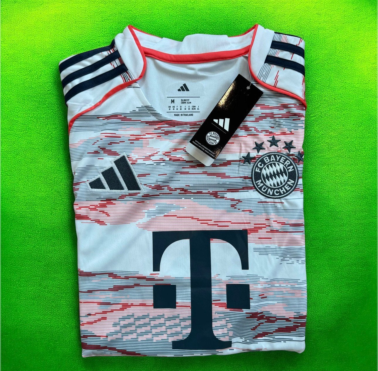 Maillot extérieur du Bayern Munich 2025/26 — Harry Kane, Taille M, Envoi, Neuf, Maillot