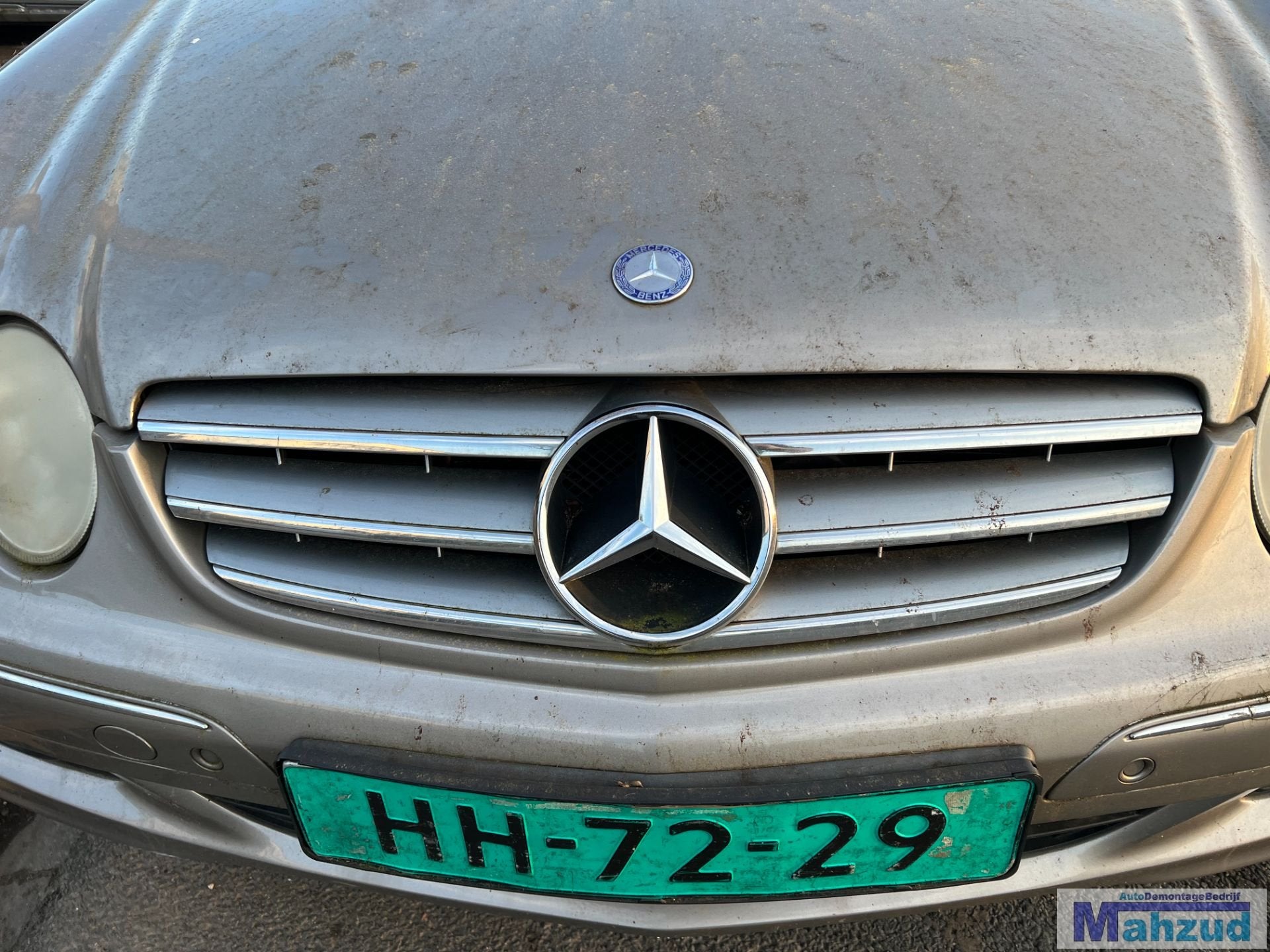 MERCEDES CLK W209 grille 2002-2009, Gebruikt, Mercedes-Benz AG, Mercedes-Benz, Mercedesstrasse 120
70372  Stuttgart, DE