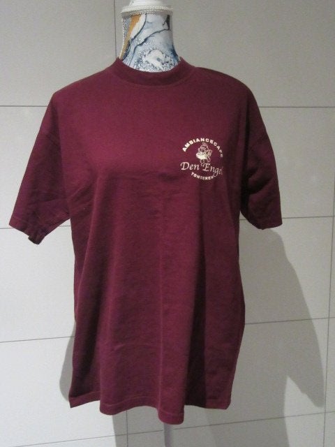 Bordeaux T-shirt - 'Cafe Den Engel', Ophalen of Verzenden, Gedragen, Overige kleuren, Korte mouw