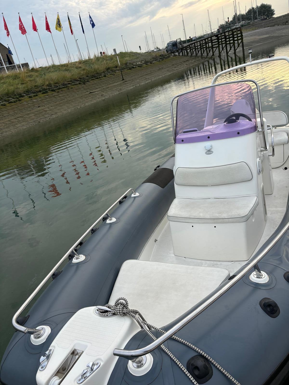 Zodiac Ballistic 6.5 prêt à naviguer avec remorque, Enlèvement, Comme neuf, Zodiac, Polyester