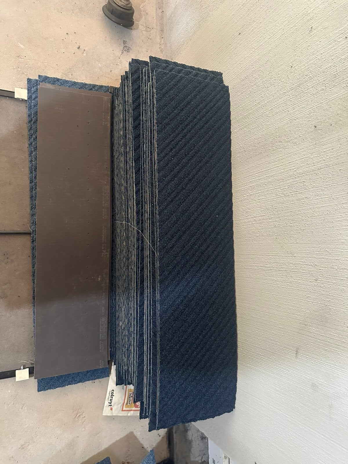 52 stuks Tapijttegels 100x 25 cm nieuw!!, Huis en Inrichting, Stoffering | Vloerbedekking, Ophalen, Tapijttegels