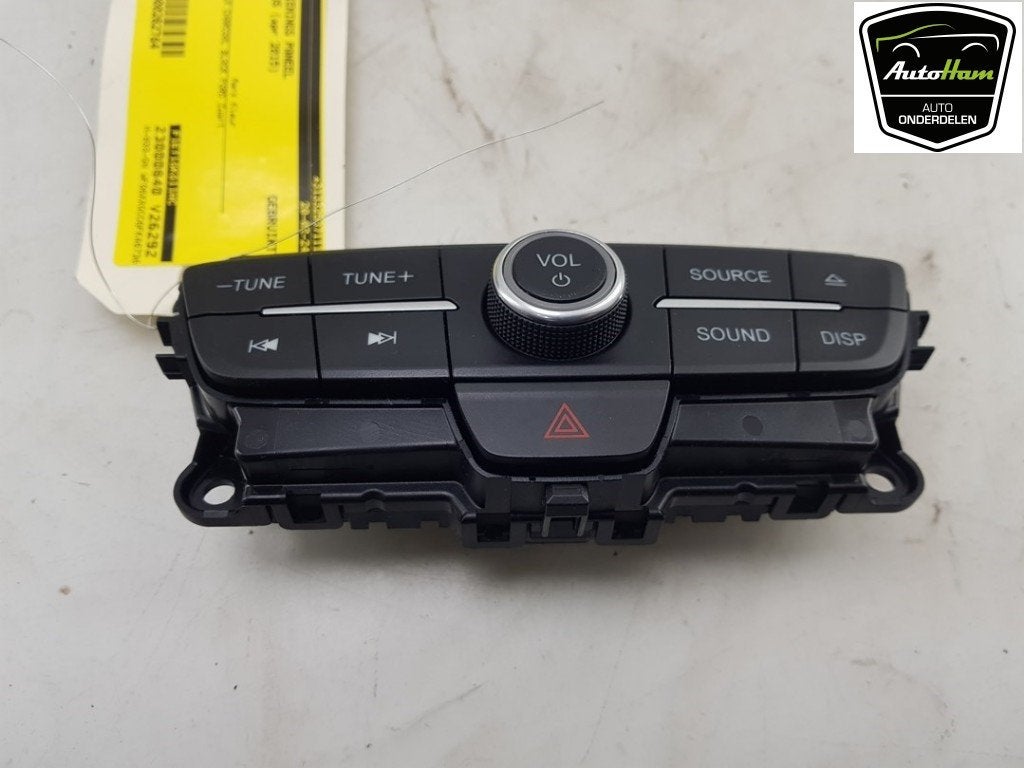 RADIOBEDIENING PANEEL Ford Focus 3 Wagon (01-2010/02-2020), Gebruikt, Ford