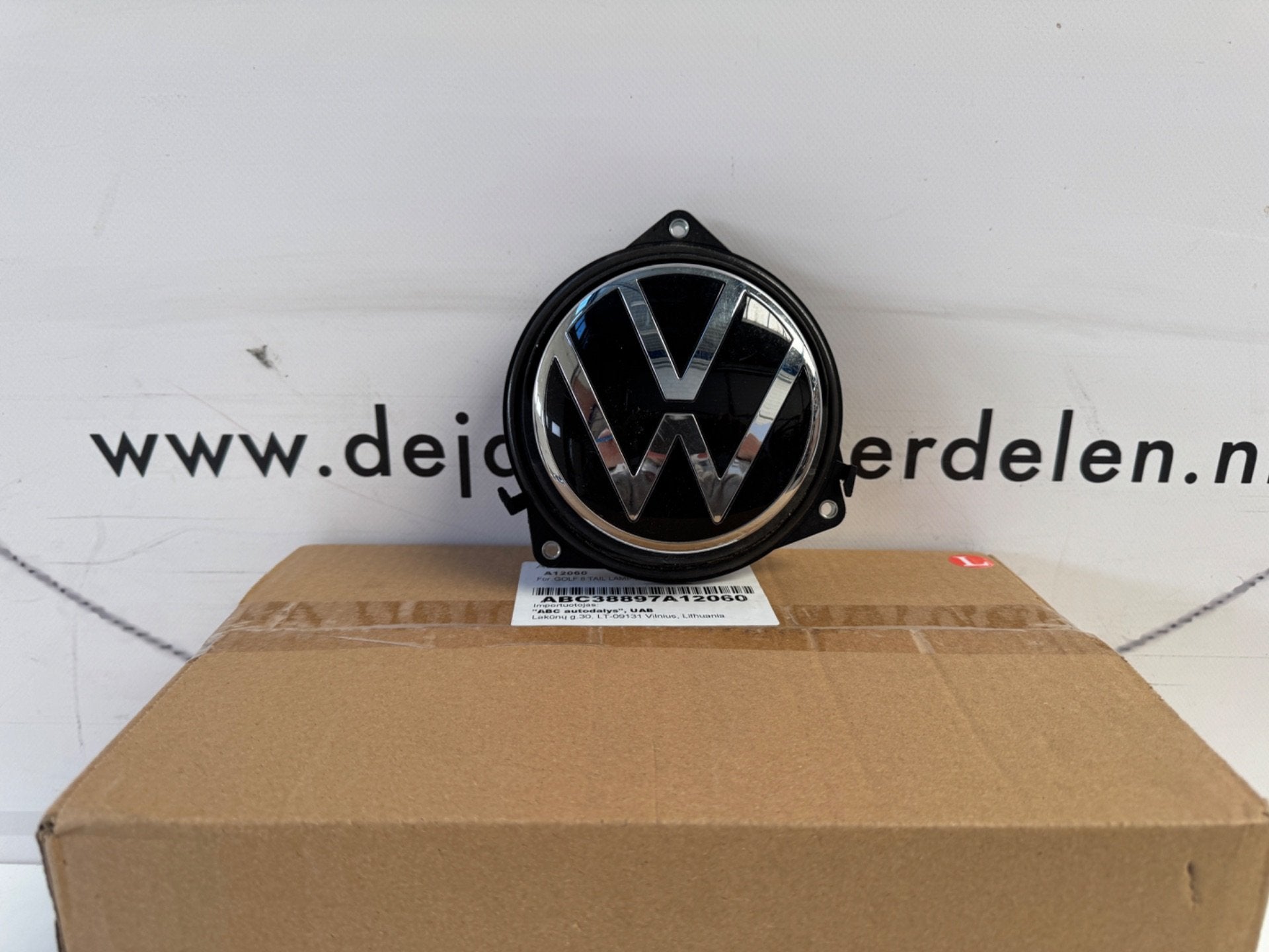 Logo de fermeture de coffre et hayon avec embl me VW GOLF T, Volkswagen, Volkswagen AG, Vw@volkswagen.de, Utilisé