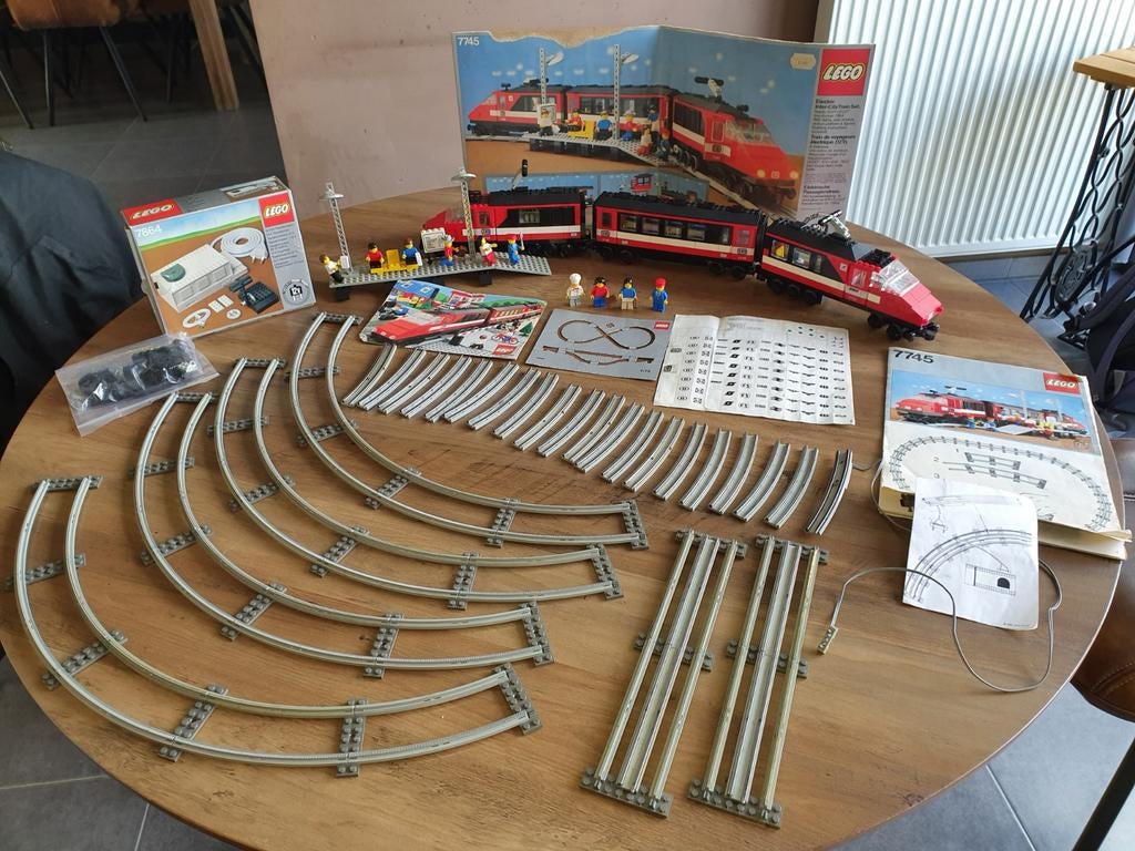 Lego trein 7745, Enlèvement