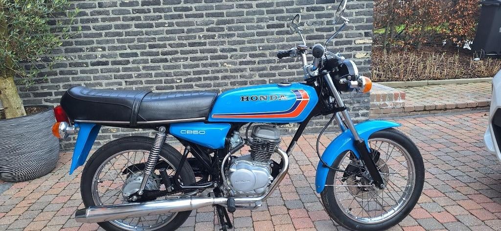 IK ZOEK: ORIGINEEL ZADEL VOOR HONDA CB50J UIT 1978
