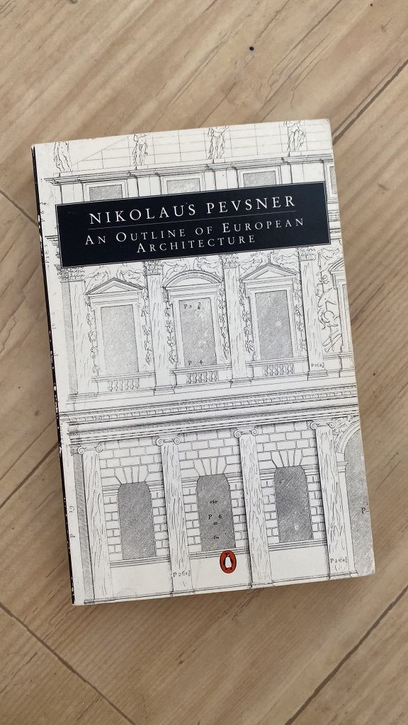 an outline of european architecture, Boeken, Kunst en Cultuur | Architectuur, Ophalen of Verzenden, Gelezen, Architectuur algemeen