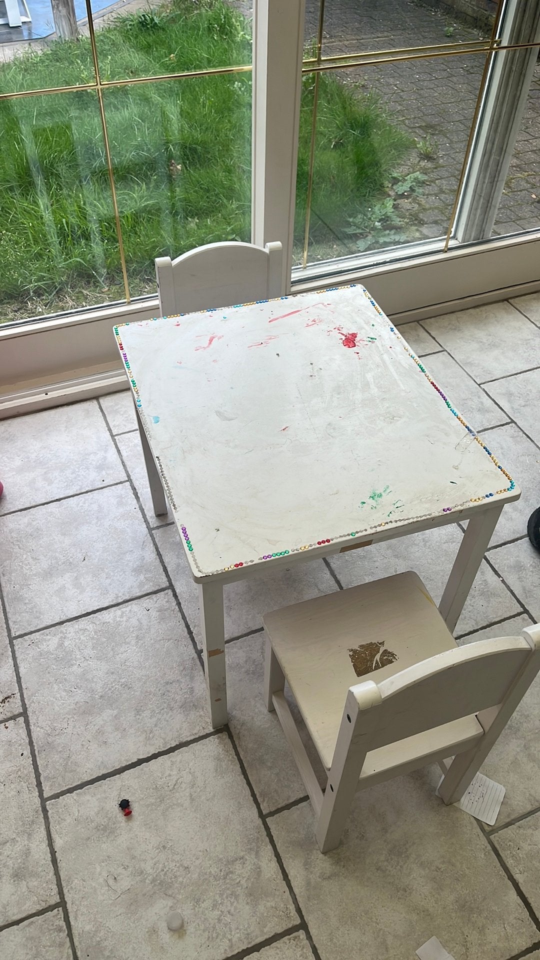 Knutseltafel met 2 stoelen, Ophalen, Gebruikt