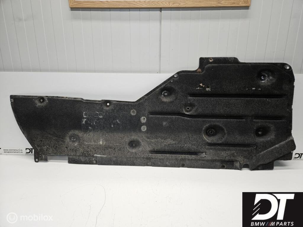 Bodemplaat rechts BMW M3 E92 E93 51758040536, Gebruikt, Ophalen of Verzenden, BMW, BMW