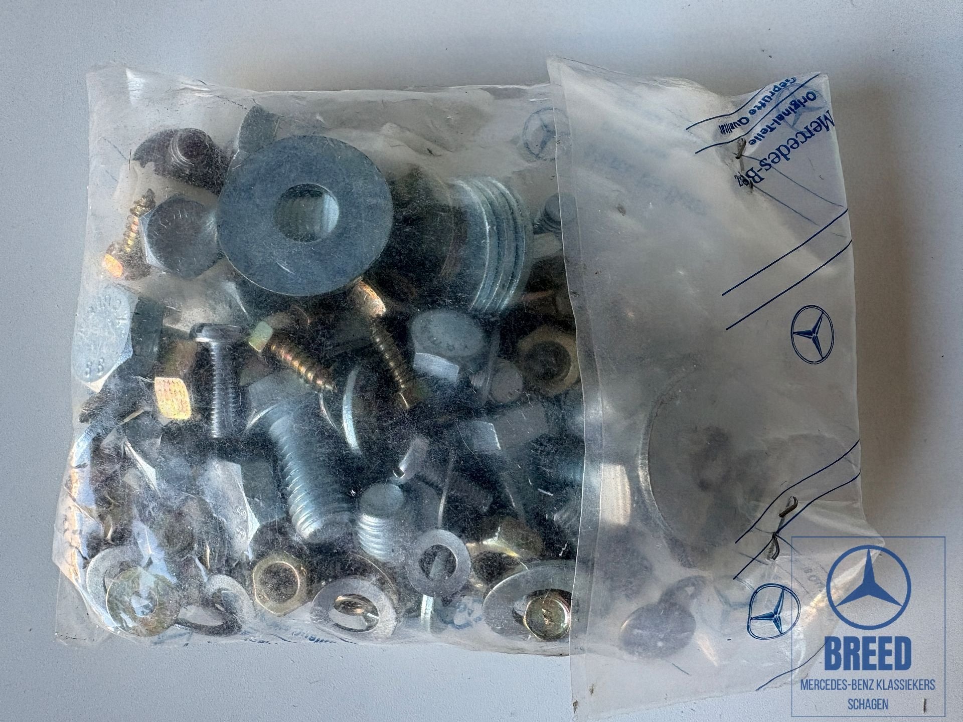 NOS montageset voorbumper voor Mercedes-Benz R107 C107, Autos : Pièces & Accessoires, Neuf, -, Avant, -