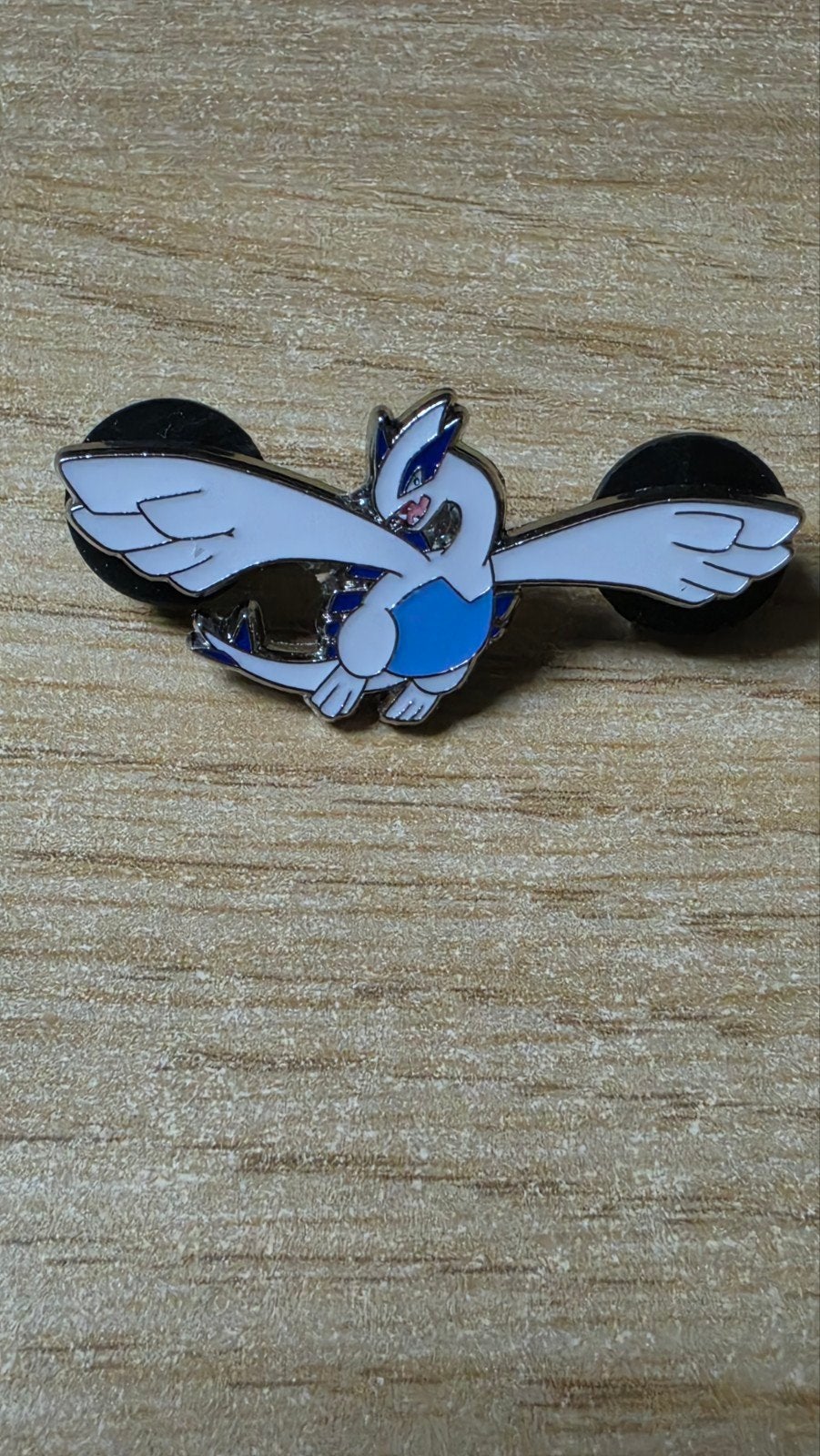 Lugia Enamel Pin, Ophalen
