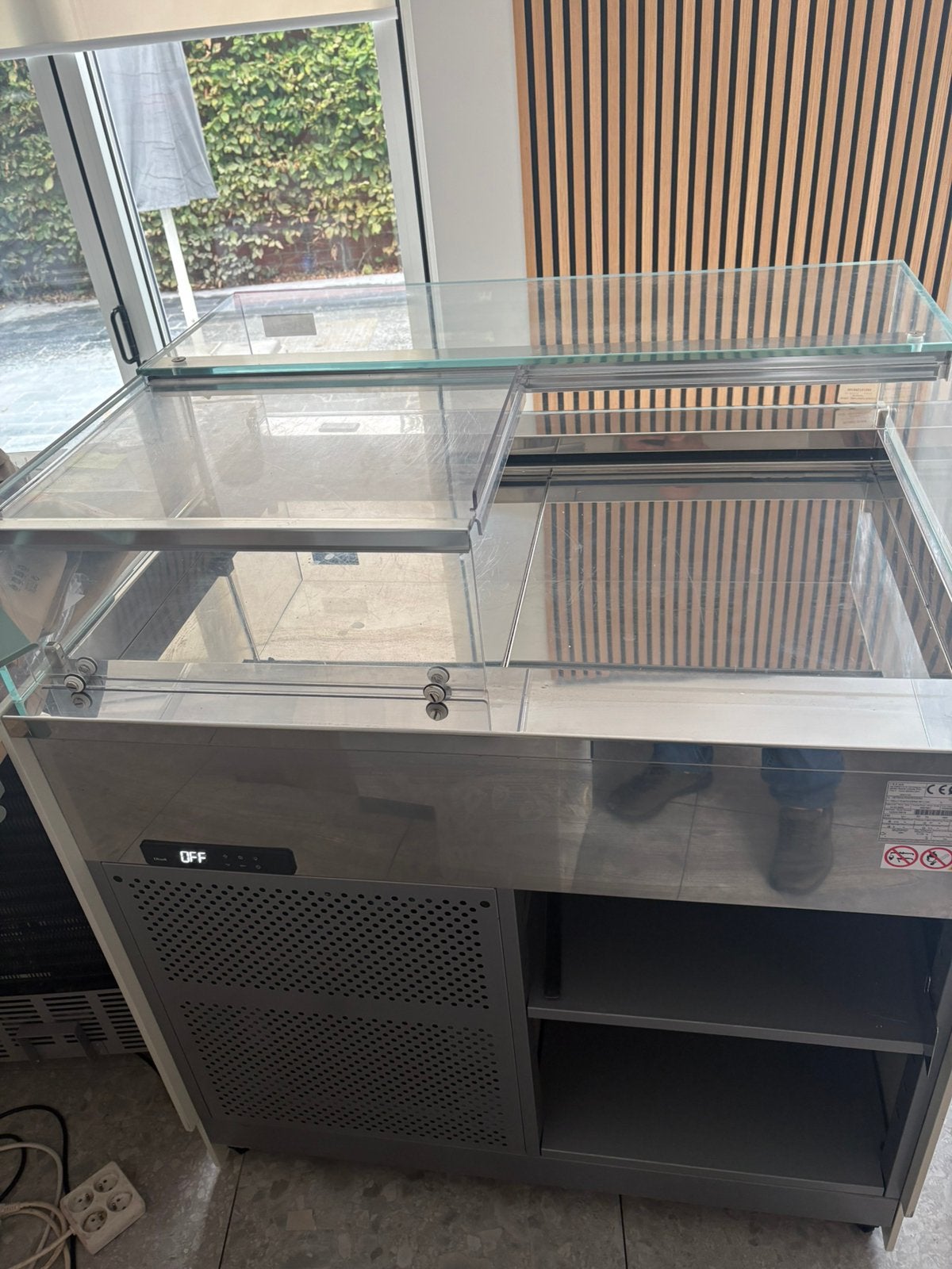 Koelvitrine Isa, Ophalen, Gebruikt, Bakkerij en Slagerij