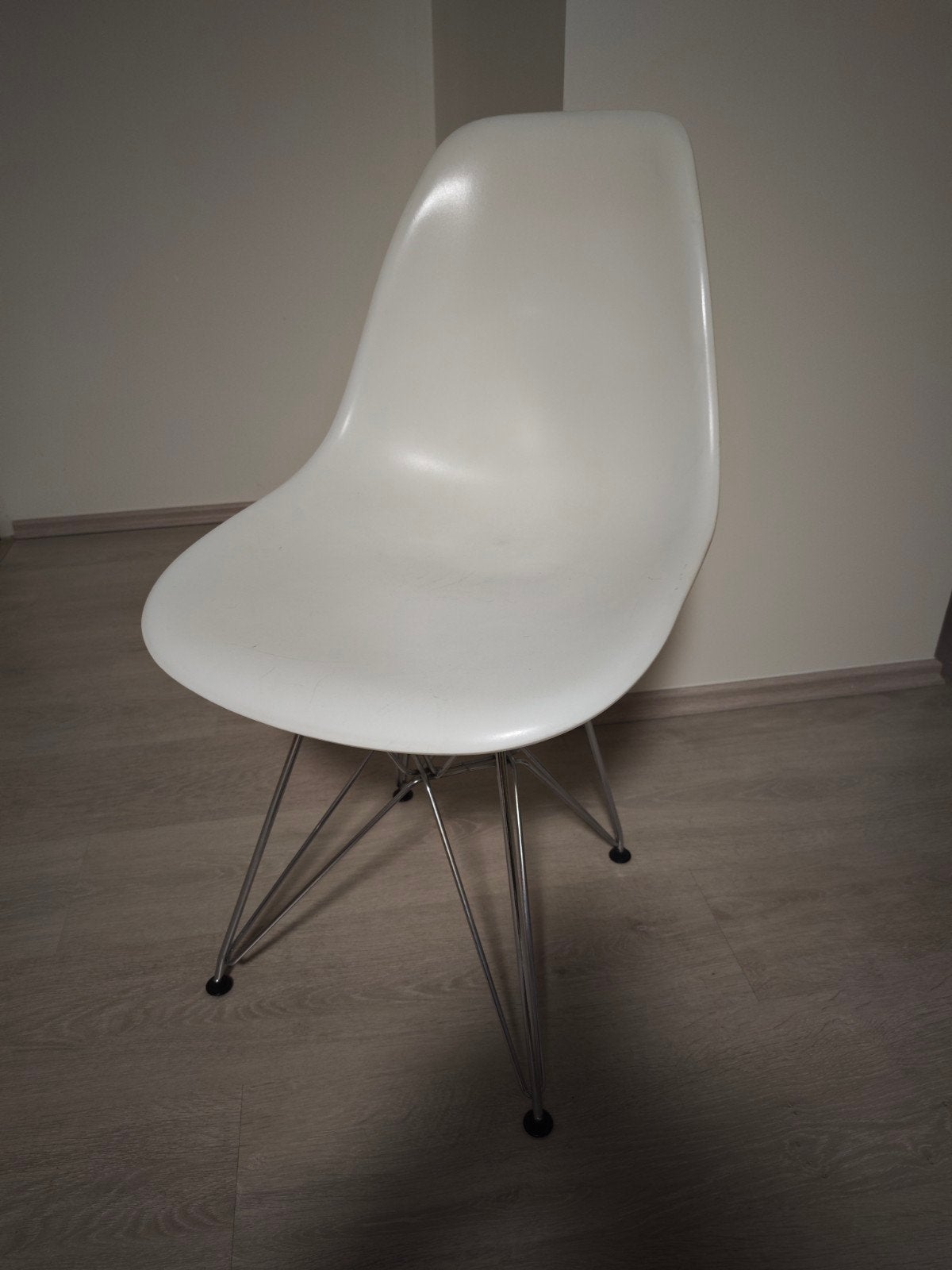 Chaises design blanches 2 pièces, Maison & Meubles, Enlèvement, Deux