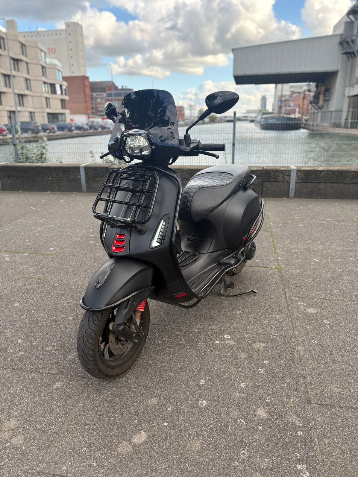 Vespa sprint, Comme neuf, Enlèvement, Classe A (25 km/h), Essence