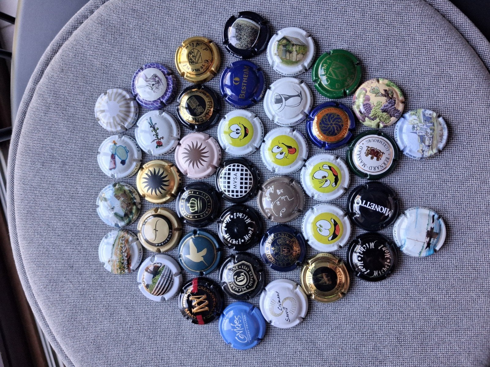 39 (100 % verschillende) cava / schuimwijn capsules., Verzamelen, Ophalen of Verzenden, Zo goed als nieuw