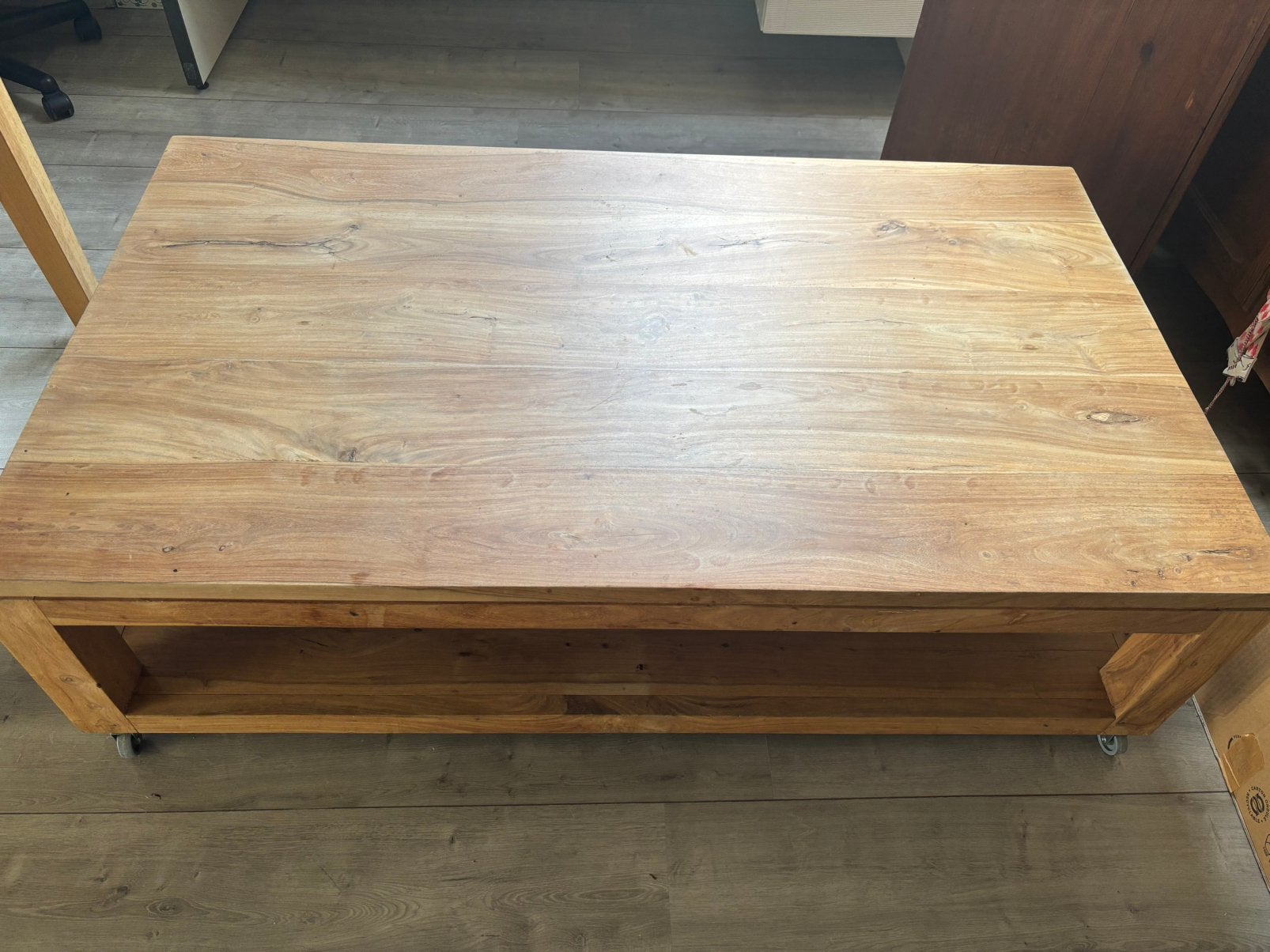 Table basse sur roulettes en teck, Enlèvement, Comme neuf