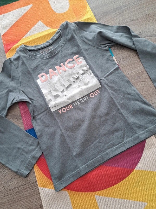 Dance your heart out longsleeve 128, Enfants & Bébés, Vêtements enfant | Taille 128, Enlèvement ou Envoi, Comme neuf, Fille, Chemise ou À manches longues
