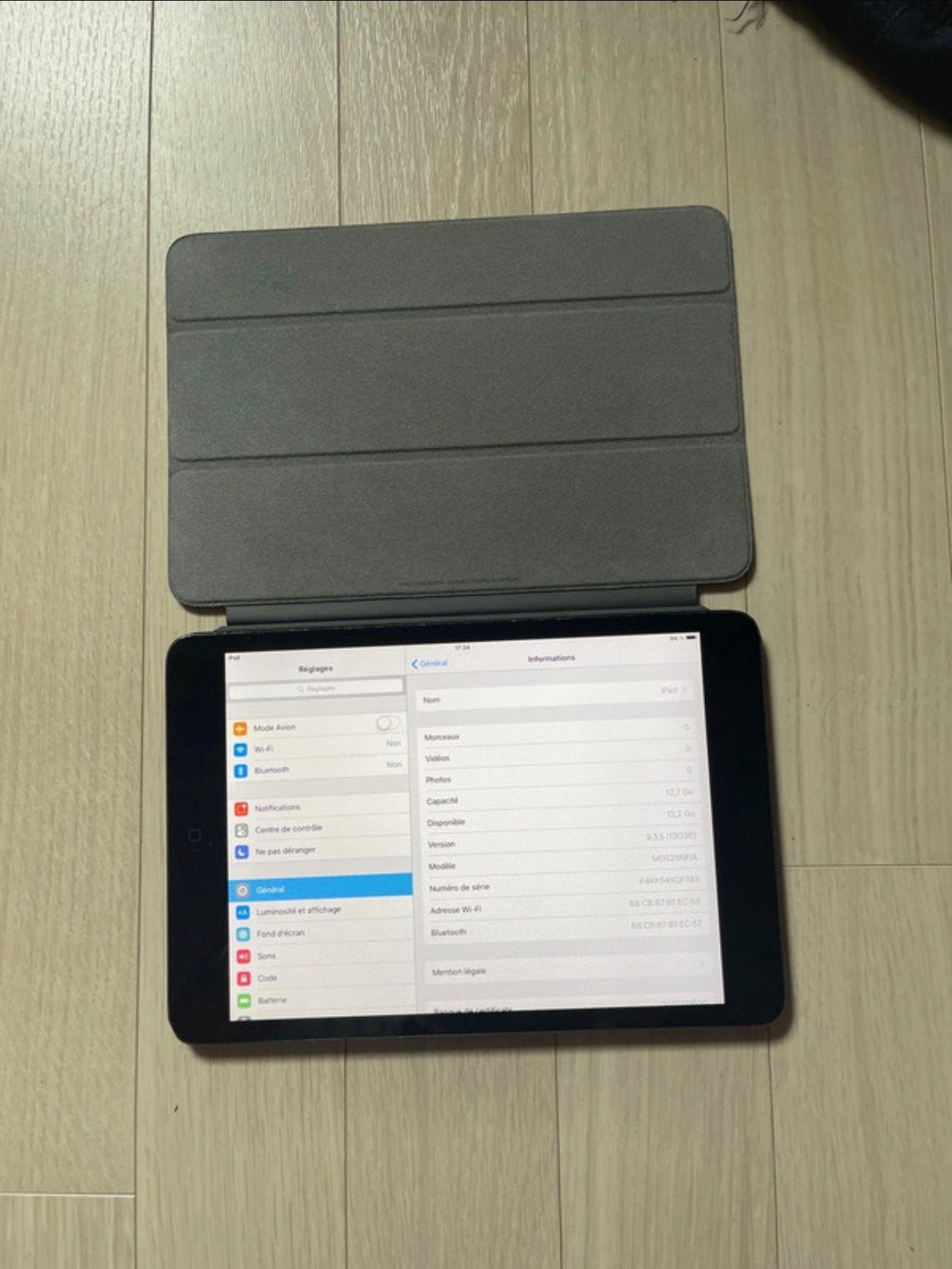 Apple IPad Mini (2012) 13 Go - Gris sidéral + clapet, Computers en Software, Apple iPads, Gebruikt, 8 inch, Ophalen of Verzenden