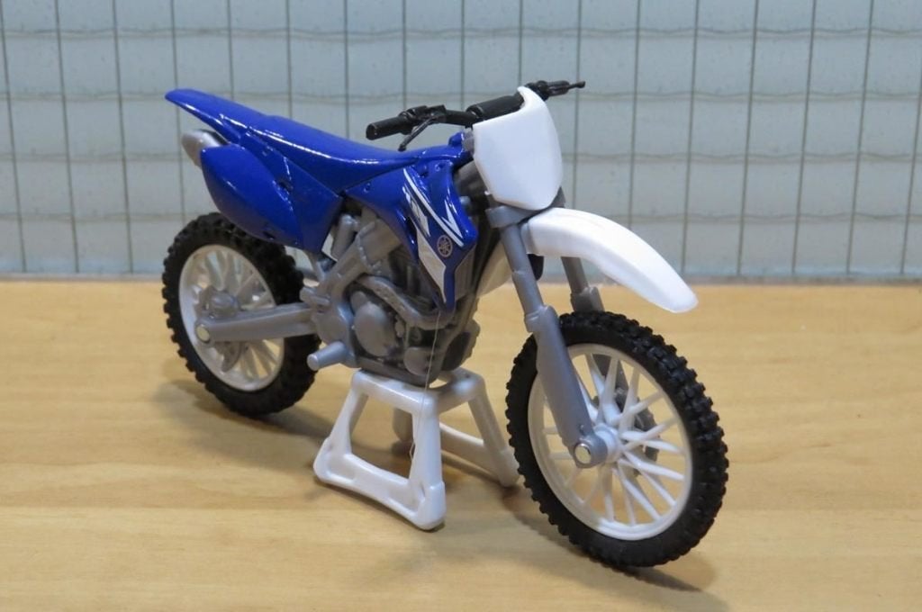 Yamaha YZ450F 1:18 new ray, Enlèvement ou Envoi, Neuf, Moteur, Autres marques