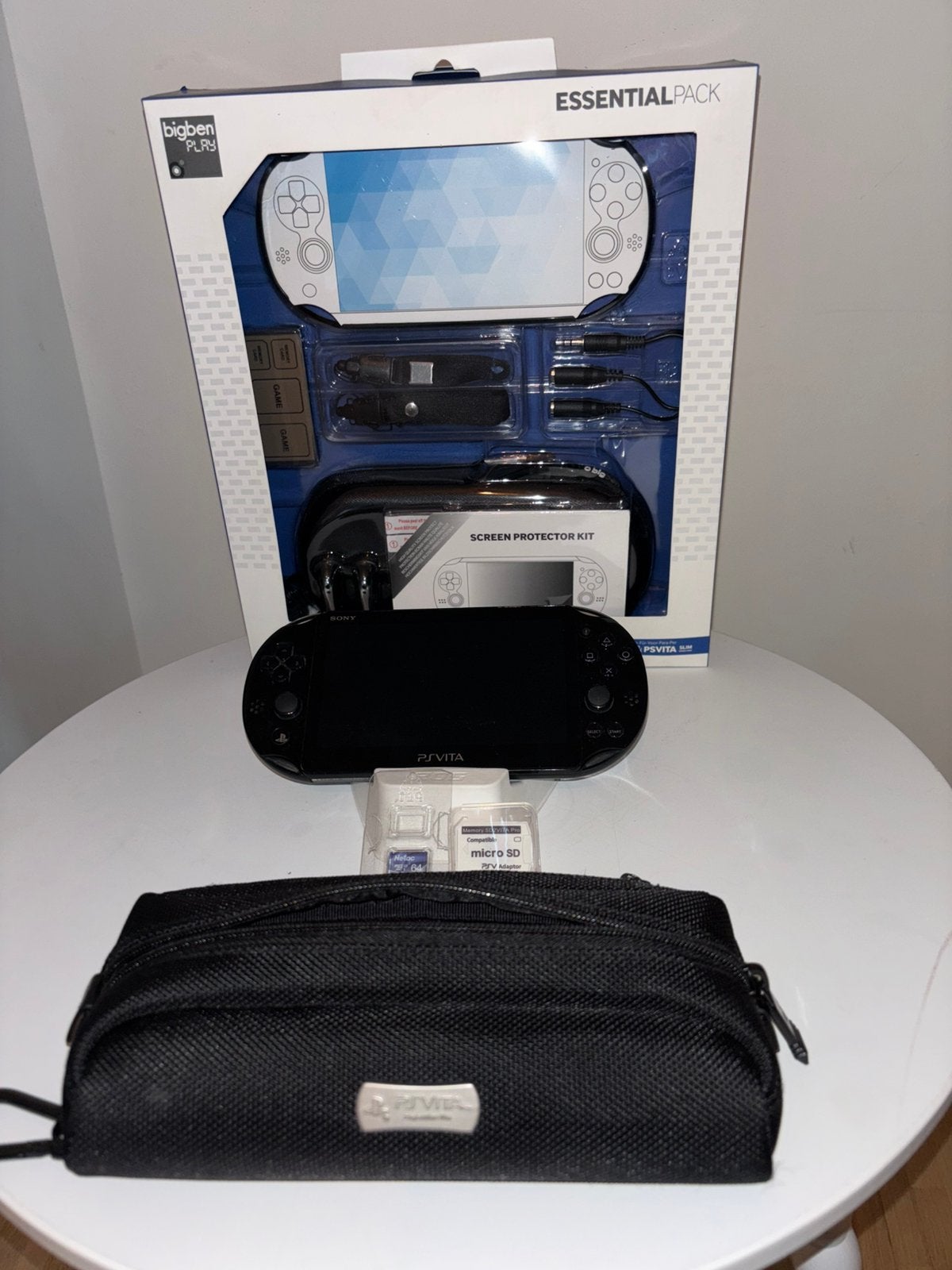 PS Vita slim 100+ games 64GB in heel goede staat en extra’s, Games en Spelcomputers, Spelcomputers | Sony PlayStation Vita, Zo goed als nieuw