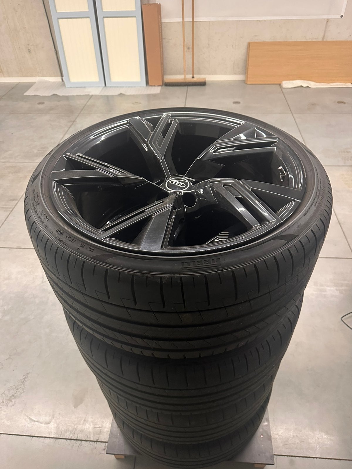 Jantes et pneus d'été Audi RS6 C8, Autos : Pièces & Accessoires, Pneus et Jantes, 285 mm, Véhicule de tourisme, Pneus été