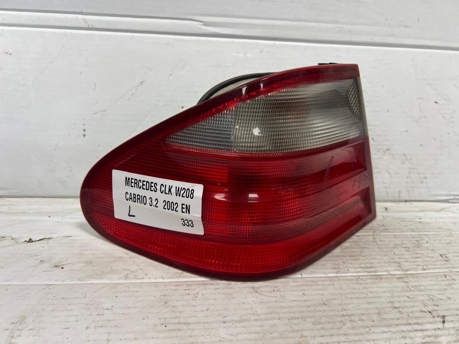 Mercedes CLK W208 Achterlicht Links 1997-2003, Gebruikt, Mercedes-Benz AG, Mercedes-Benz, Mercedesstrasse 120
70372  Stuttgart, DE
